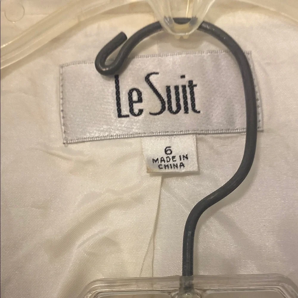 Le Suit White Floral Trim Blazer and Black pants suit - Picture 2 of 3